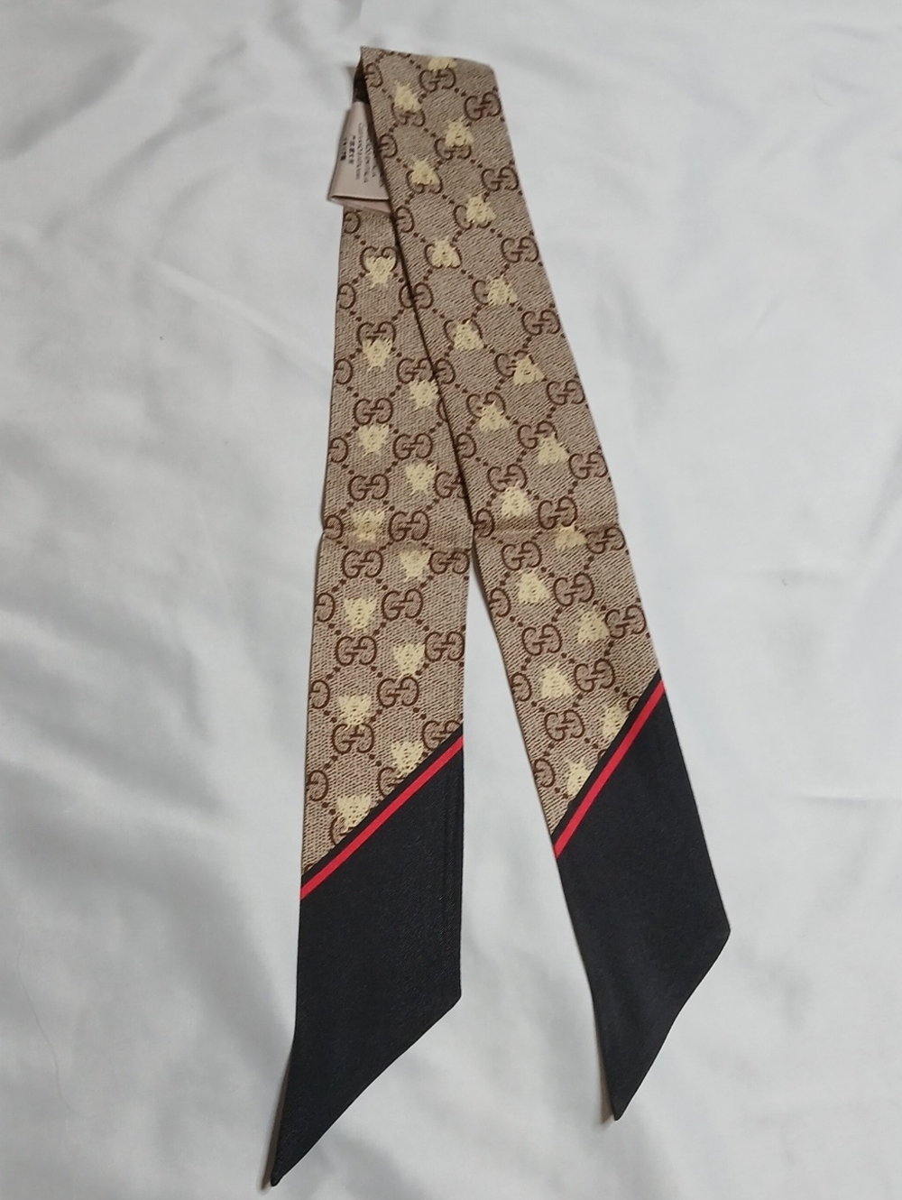 Gucci Beige, Black & Red GG Silk Twilly